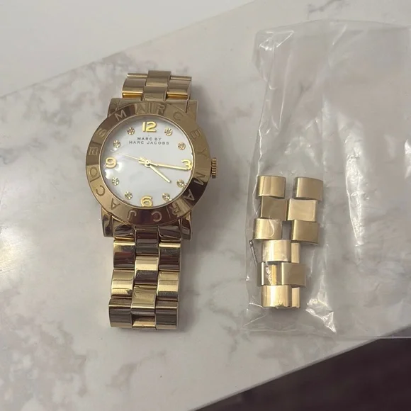 Marc Jacobs Women’s Gold Watch - Picture 2 of 5